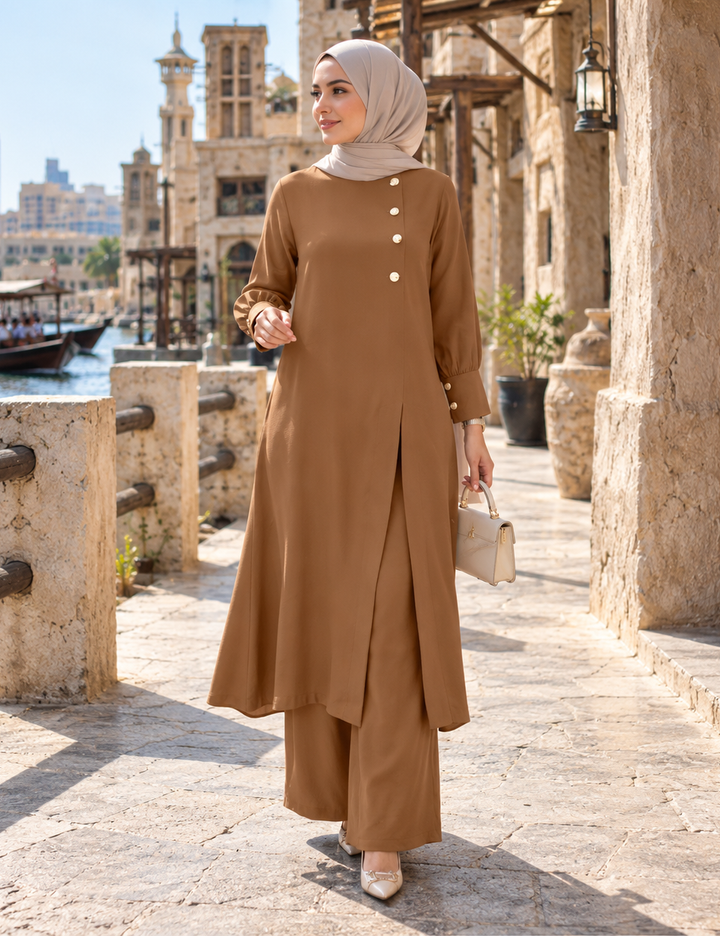 Completo tunica asimmetrica con bottoni e pantaloni