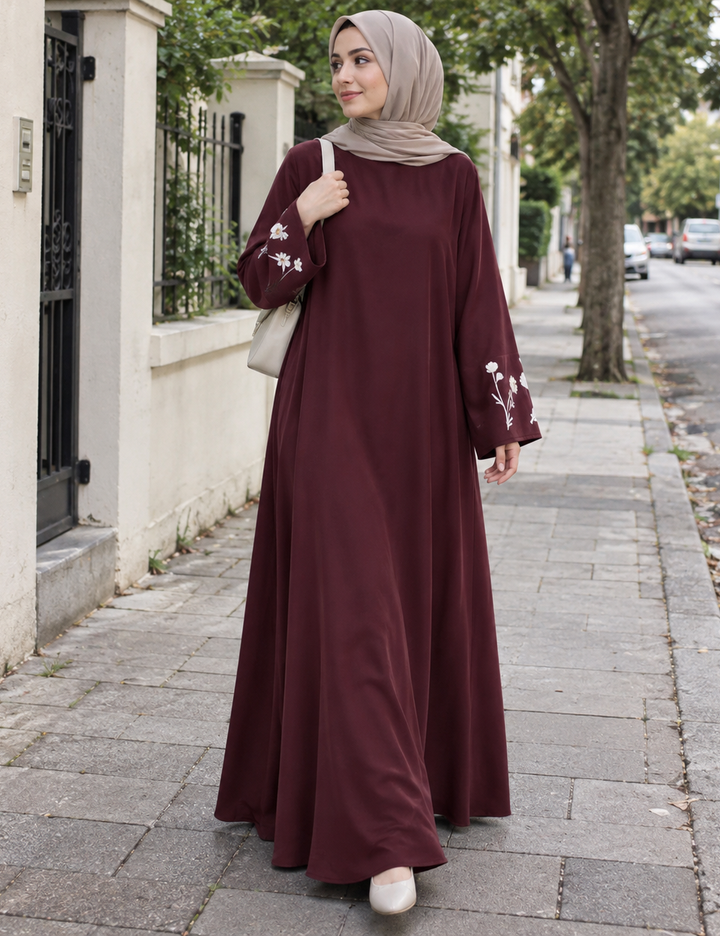 Abaya con maniche ricamate a fiori