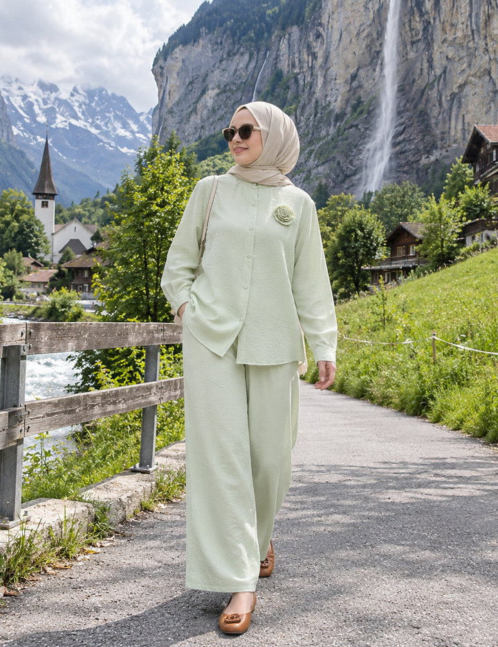 Completo camicia e pantaloni testurizzati con rosetta